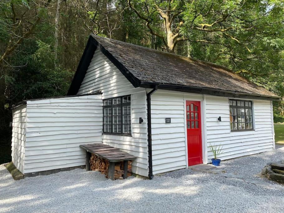 Cuckoo Cabin, Tyn Y Cwm Eglwys-Fach Esterno foto
