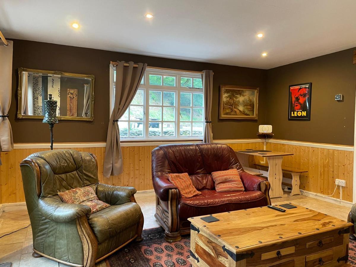 Cuckoo Cabin, Tyn Y Cwm Eglwys-Fach Esterno foto